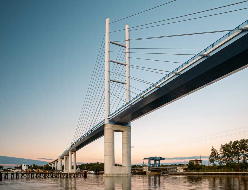 Neue Rügenbrücke in Stralsund - Bild kostenlos herunterladen bei archiscapes.de